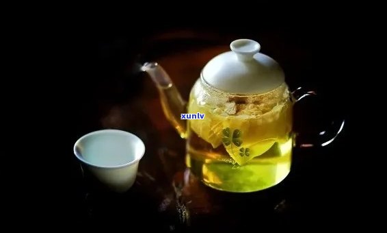 烧心喝茶好吗，烧心时是否适合喝茶？探讨其影响与解决方案