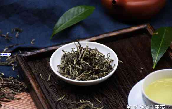 茶叶里加香精能喝吗，茶叶中添加香精是否安全？探讨其饮用风险与好处