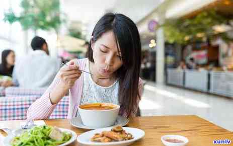 拉肚子能不能喝茶叶-拉肚子能不能喝茶叶水