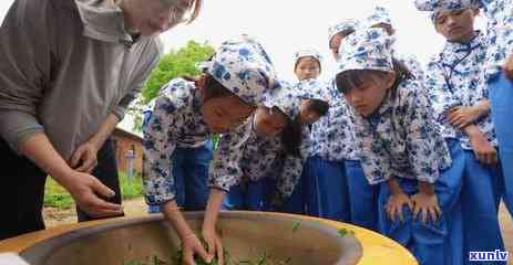 脚搓茶叶的视频，令人惊叹的茶艺表演：脚搓茶叶，让你领略中国传统技艺的魅力！