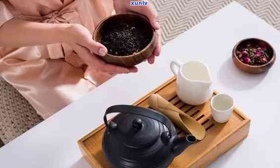 每天泡茶叶茶喝好吗女性，每日饮茶对女性健有何影响？