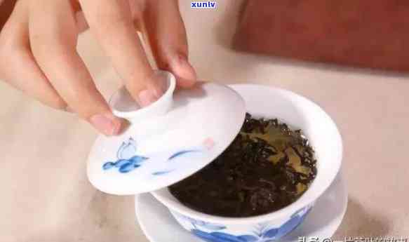 泡茶叶的水多少度，泡茶度：揭秘茶叶最适合的水