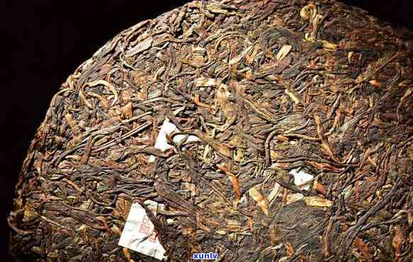 2002年中茶老树班章王，探秘2002年中茶老树班章王：经典普洱茶的魅力所在