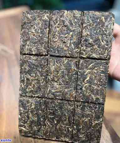 1000克班章生态茶砖，品味自然：尝试1000克班章生态茶砖，体验独特的茶叶风味！