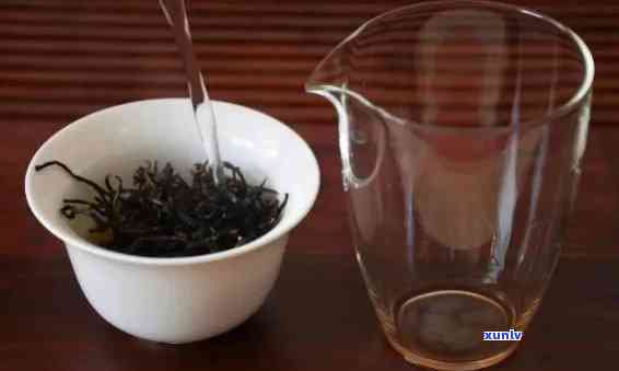 泡红茶要放多少茶叶，如何确定泡红茶的茶叶量？