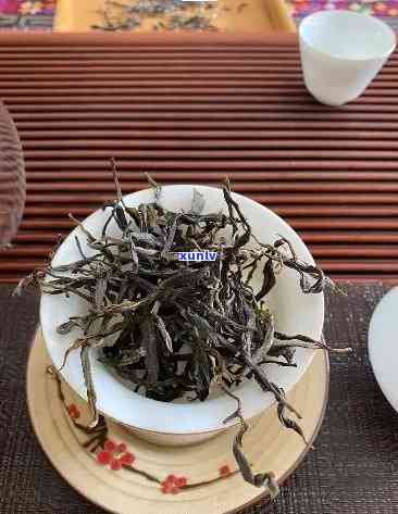 双江冰岛茶多少钱一斤，探究双江冰岛茶的价格：每斤售价多少？