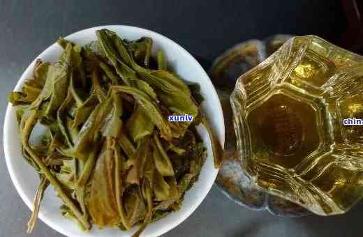 喝了冰岛茶有什么感受，探索冰岛茶的独特口感：喝过的人有何感受？