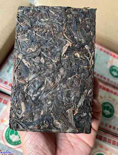 春明茶厂班章古树茶-春明茶厂04年班章砖