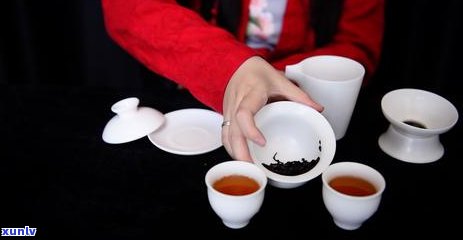 六堡生茶和熟茶功效一样吗，六堡生茶与熟茶：功效有何不同？