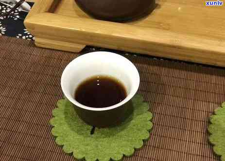 98年下关熟茶砖，品味历韵味：98年下关熟茶砖的独特魅力