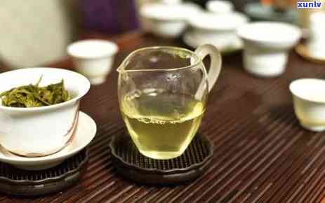 饮茶叶茶有什么好处与坏处？了解其益处与风险。