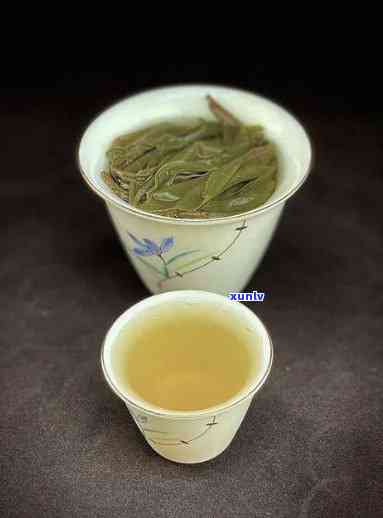 探究冰岛茶味道：淡雅如绿茶，独特口感与香气