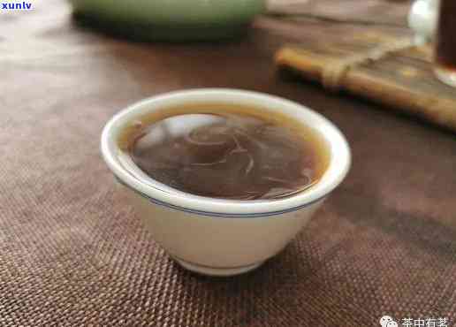 熟茶怎么品鉴，品味熟茶：从色泽到口感的全面品鉴指南