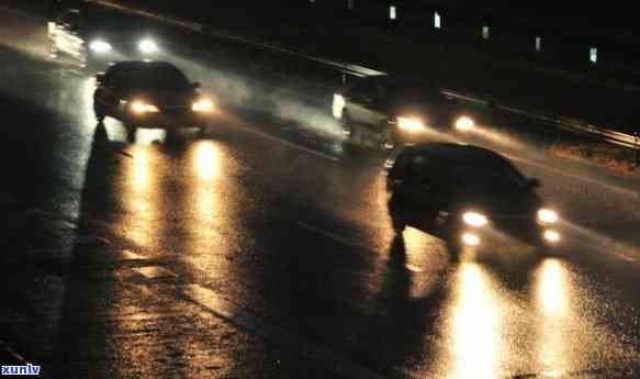 雨夜归家人的心情与诗句：现代诗中的雨夜归来与归人