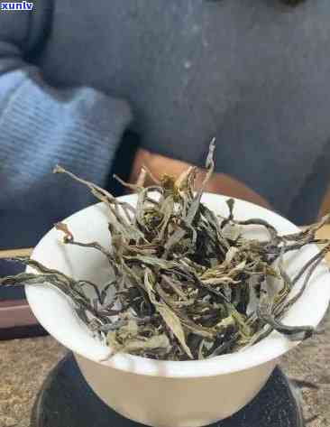 凤牌冰岛生茶好喝吗，探究口感：凤牌冰岛生茶是否值得一试？