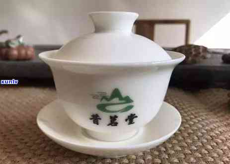 冰岛茶睡前喝好不好呢，睡前饮用冰岛茶：适宜还是禁忌？