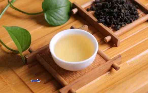 成块的茶叶叫什么名字，探究茶叶的世界：了解成块茶叶的名称与特点