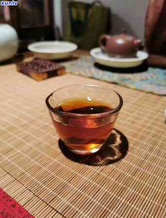 冰岛茶用玻璃杯冲泡可以吗，冰岛茶：是否适合使用玻璃杯冲泡？