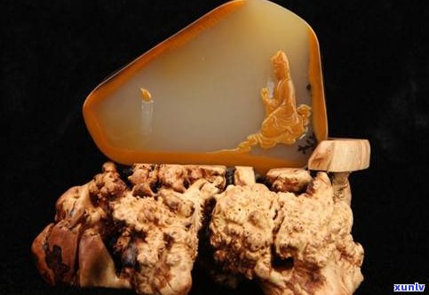 黄蜡石冰种图片，欣赏黄蜡石冰种的美丽：高清图片展示