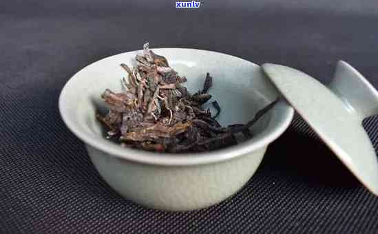 冰岛南迫普洱茶价格，探究冰岛南迫普洱茶的价格与品质关系