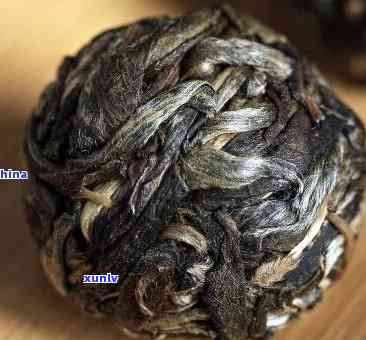 冰岛龙珠茶：熟茶与生茶的区别与口感特点