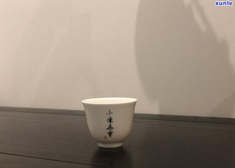 易武茶好还是冰岛好呢，易武茶与冰岛茶：一场口感的较量