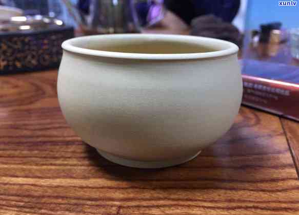 冰岛早春古树茶，探索早春韵味：冰岛古树茶的魅力