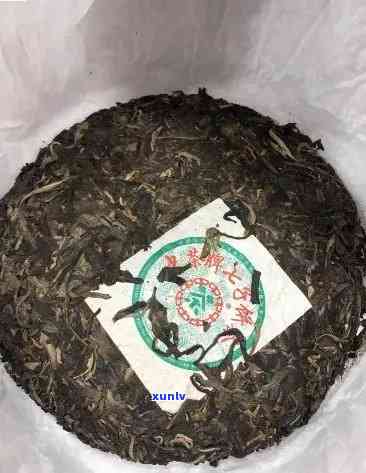 07中茶冰岛青饼身价，07中茶冰岛青饼：天价茶饼，背后的故事与价值解析