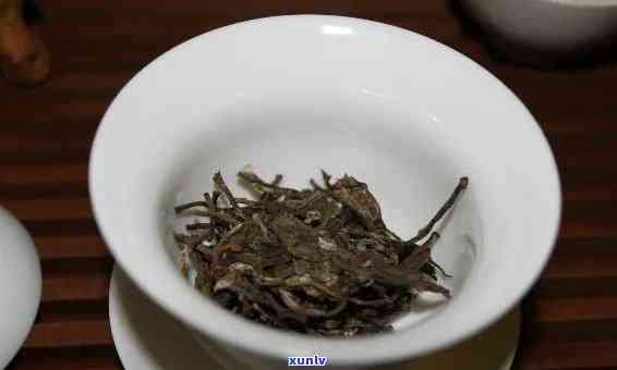 冰岛生茶和熟茶的区别，解密冰岛生茶与熟茶：口感、功效及 *** 工艺的全面对比