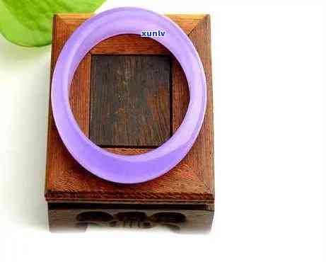 紫色翡翠手镯价位及收藏价值