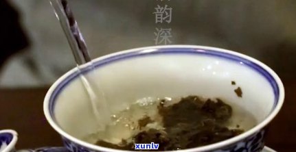 布朗普洱生茶多少钱一瓶？布朗普洱茶（熟/生茶）价格比较及优劣分析