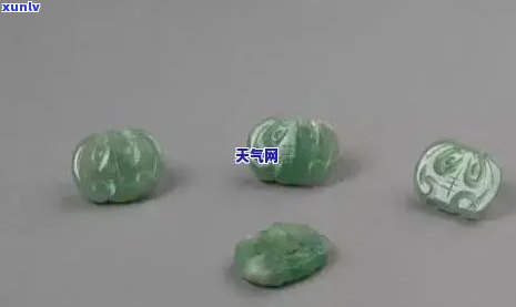 高品质翡翠玉扣子值钱吗：翡翠小扣子图片鉴赏