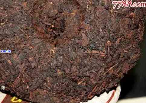 2011年普洱茶饼价格珍藏版：熟普洱茶饼500克与普洱生茶价格比较