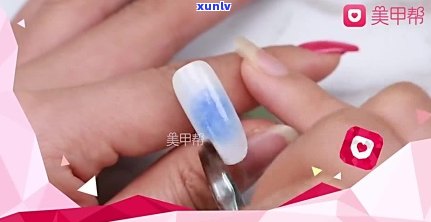 翡翠冰绿好还是高冰好：比较翡翠冰绿与冰蓝美观度