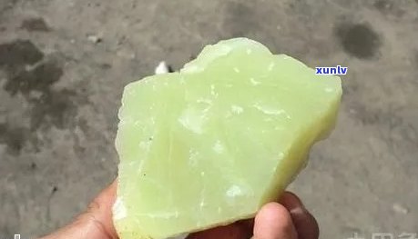 青海的昆仑玉开采骗局：昆仑玉质量、价值与产地解析