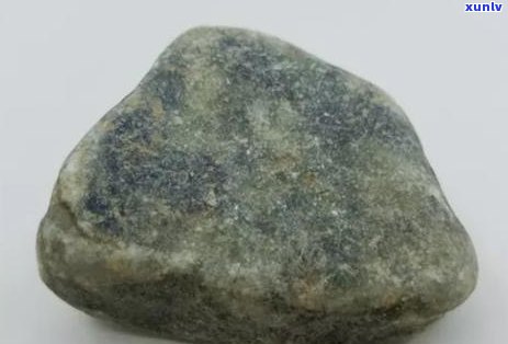 黑色皮壳翡翠原石真假鉴别：可能存在造假风险