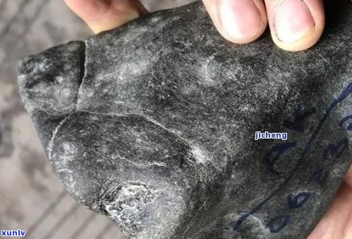 黑皮莫西沙原石是第几层料：特点、评价与石特征