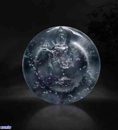 雪花棉翡翠：档次、特点与玻璃种翡翠的魅力——风雪夜归人的首选
