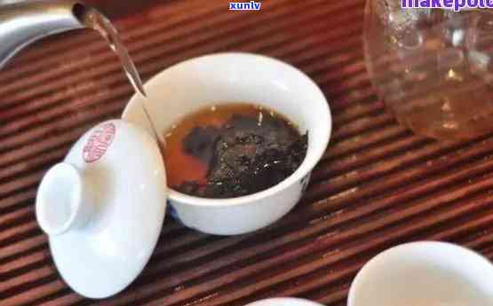 探究普洱茶冲泡的奥秘：为什么我们需要对普洱茶进行两次冲洗？