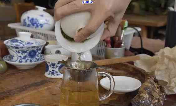 班章老茶头的独特风味冲泡技巧：让你品鉴不一样的普洱茶