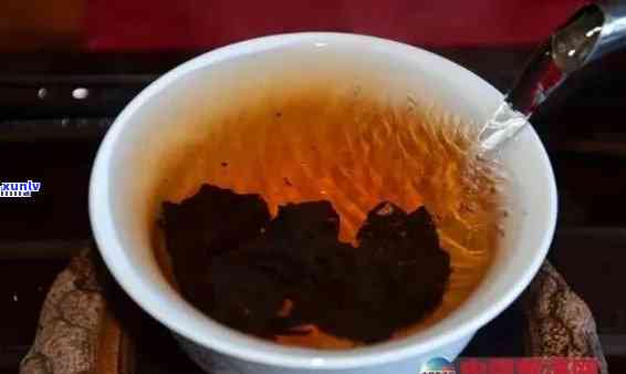 冬饮用熟普洱茶：是否会上火？如何避免上火问题及其健益处