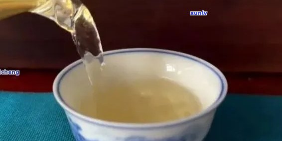 普洱茶水适宜的正确 *** ：多少度的水泡合适，冲泡生茶要注意什么？