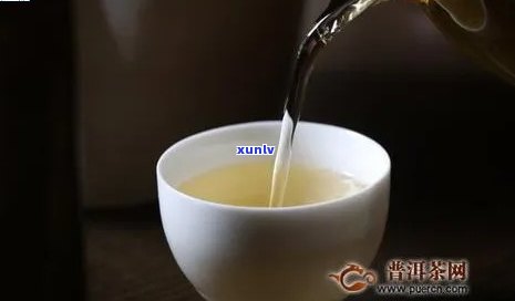 探究老班章茶水的独特色泽与口感：普洱茶的魅力所在