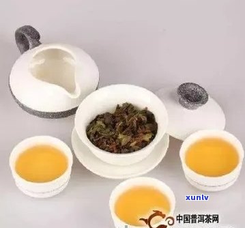 探究普洱茶与乌龙茶的减肥效果：医生的角度分析哪个更有效