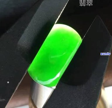 闲鱼闲置翡翠挂件