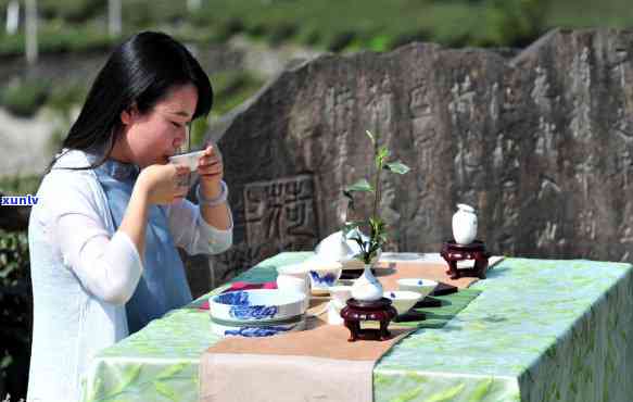 普洱是黑茶还是白茶？普洱茶的功效和分类。