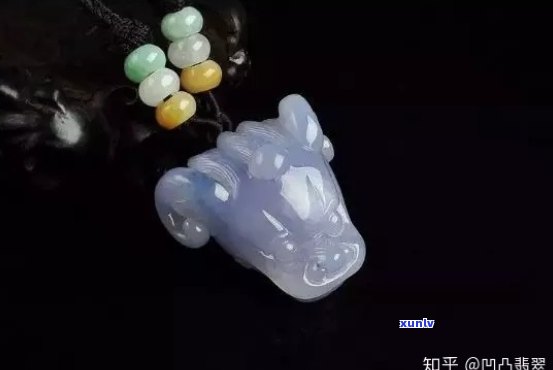 翡翠饰品中的12生肖寓意与选购指南：了解每个生肖对应的吉祥含义与挑选 *** 