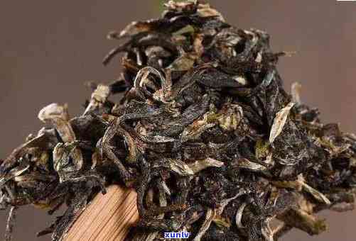 老班章茶饼：普洱茶的黑茶还是红茶？