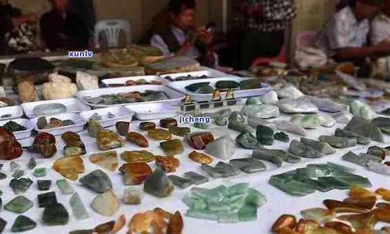 重庆市专业翡翠加工与雕刻之地，探访玉石艺术品的诞生地