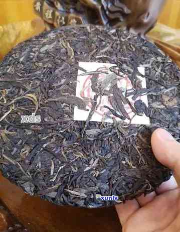 '2002年老班章茶砖价格行情，熟普与生茶多少钱，老班章茶砖年份价值解析'